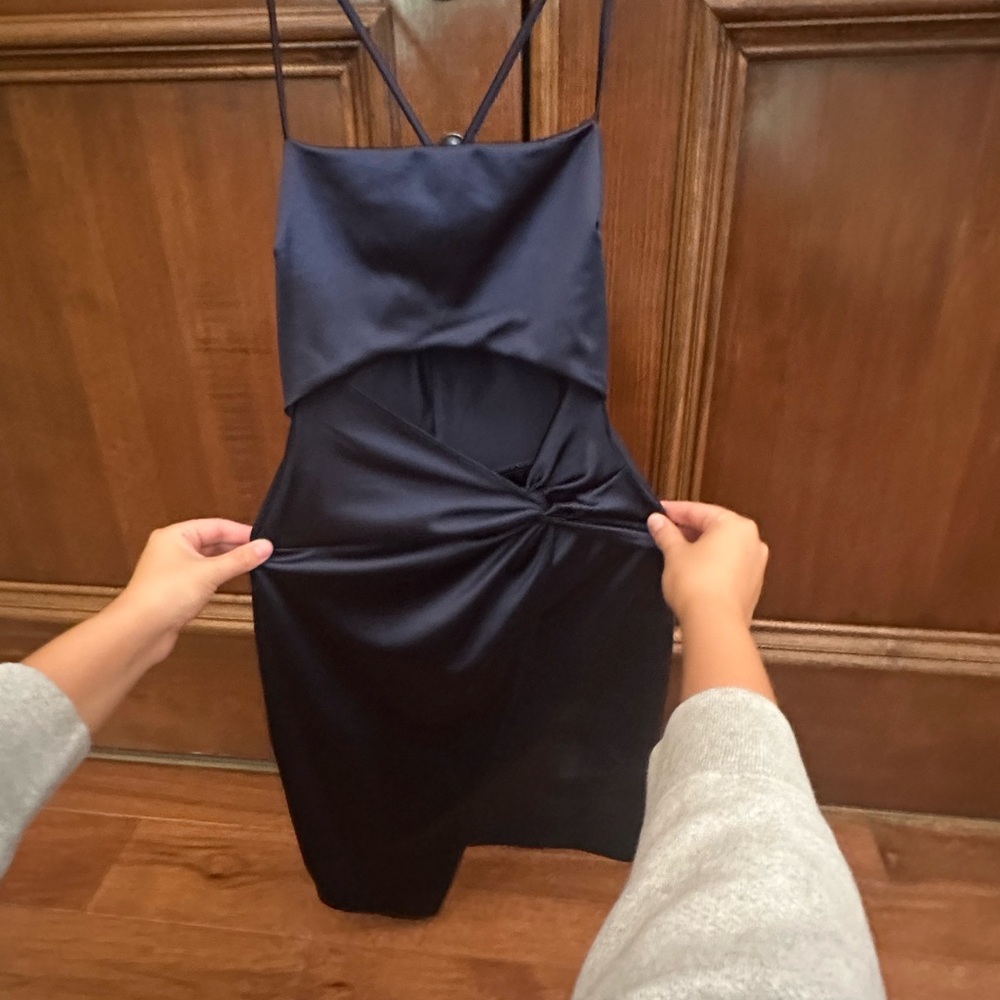 NEVER WORN Elegant Navy Blue Dress with stomach slit